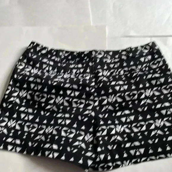Worthington black and white print shorts size 14 - Picture 4 of 4